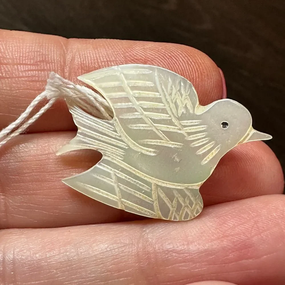 Vintage mother‎ of pearl dove brooch!
